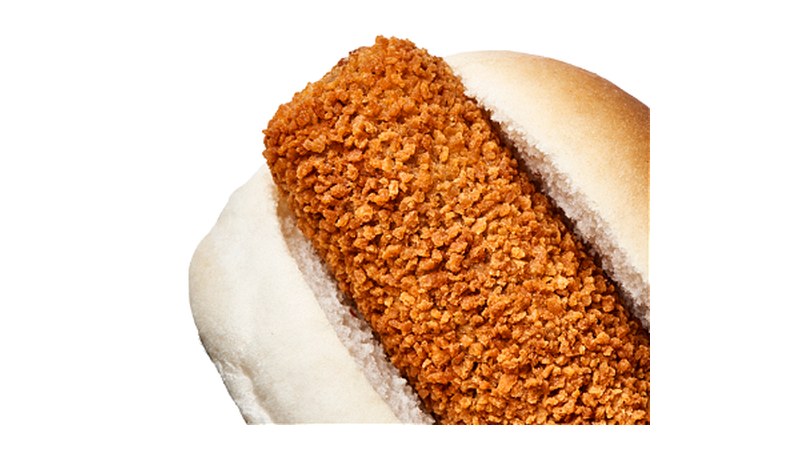 Officiële FEBO-productfoto van een broodje rundvleeskroket op een witte bol